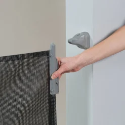 KidCo Retractable Safeway Gate