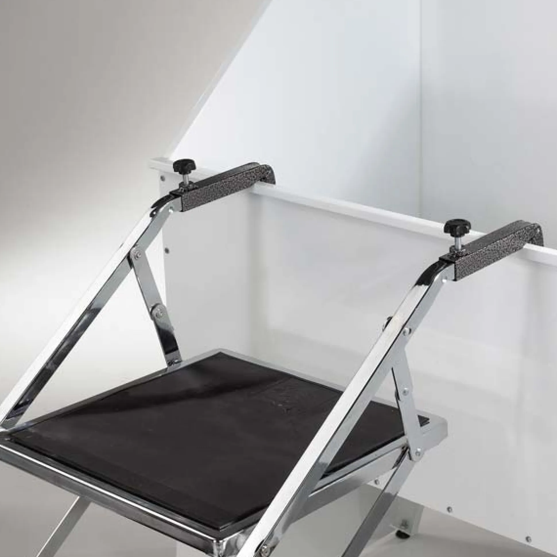 Master Equipment Extension Hooks for Tub Stairs