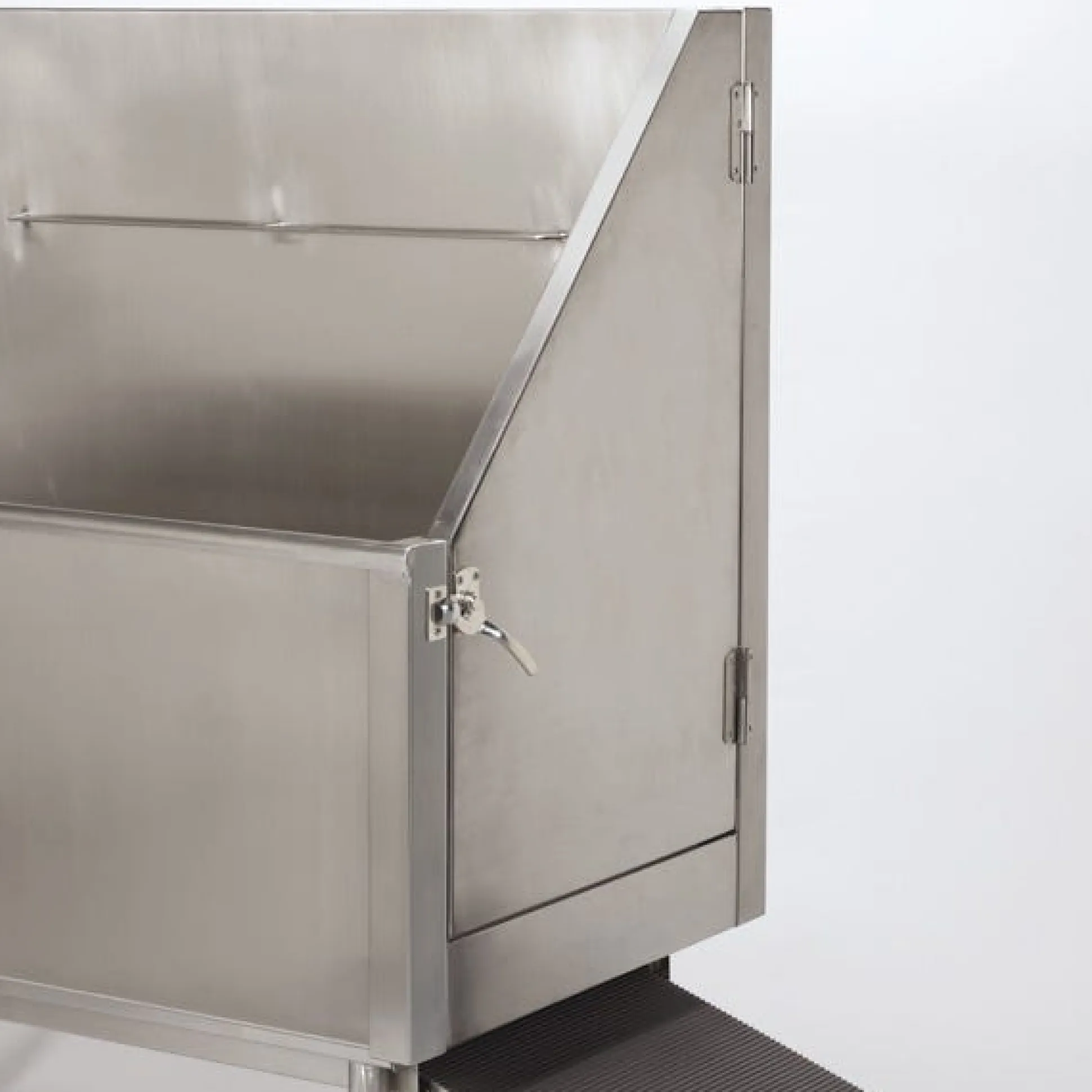 Master Equipment Superior Stainless Steel Evolve Dog Grooming Tubs